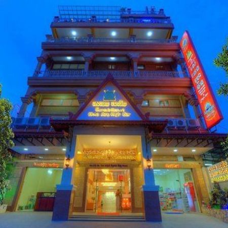 Seventh Heaven Hotel And High Bar Phnom Penh Exterior foto