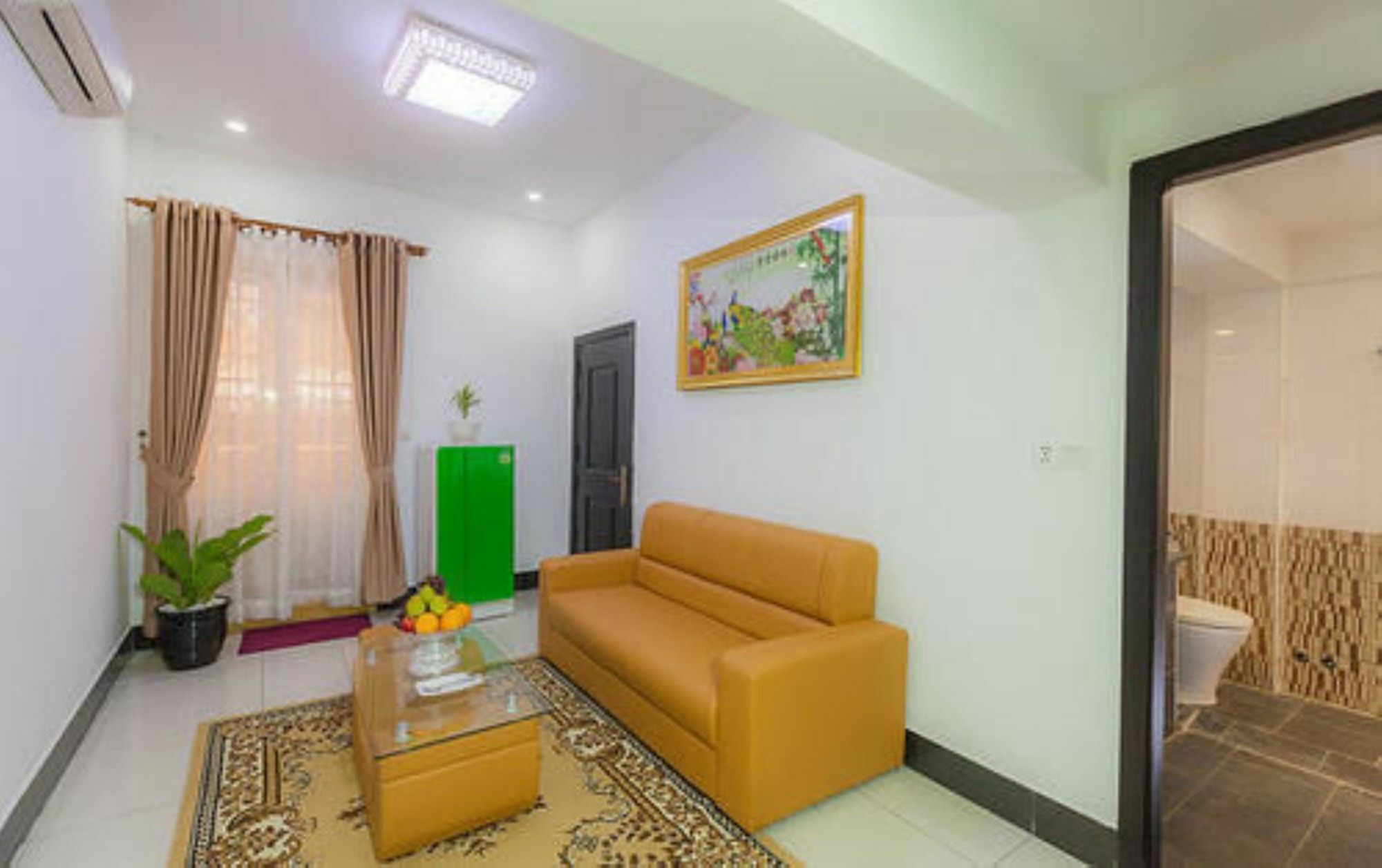 Seventh Heaven Hotel And High Bar Phnom Penh Exterior foto
